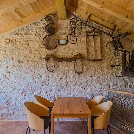 Village Miljavci Сasa de vacaciones *