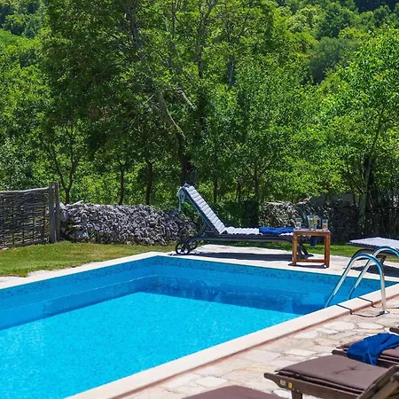 Village Miljavci Prázdninový dům Lovrinici