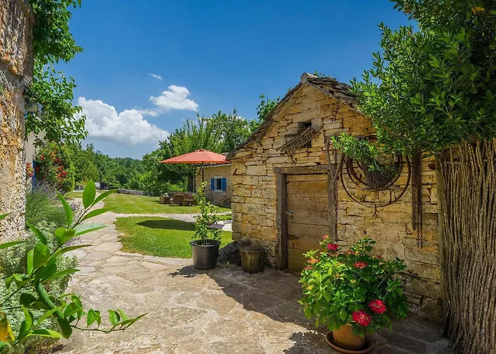 Village Miljavci בית נופש *